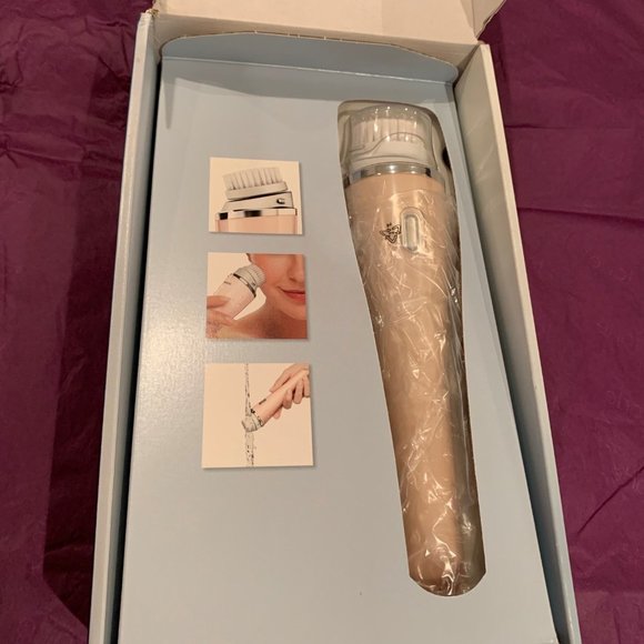Philips PureRadiance Facial Cleansing System with Sonic Technology - Picture 4 of 5